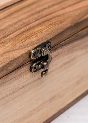 Деревянная коробочка шкатулка для наручных часов с подушечками из дерева с логотипом...