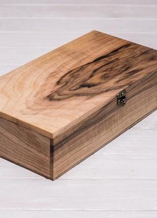 Подарункова дерев'яна коробочка для вручення подарунків з дерева з персональним гравіюванням логотип4 фото