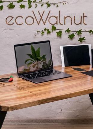 Прямоугольный деревянный офисный стол из дерева с вырезами для гаджетов с металлическими ножками8 фото