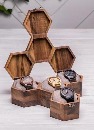 Коробочка для 4 наручних годинників з подушечками з персональним гравіюванням з дерева