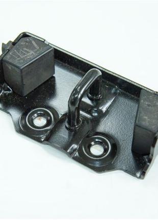 2215947 скоба дверного замка ford connect 14-