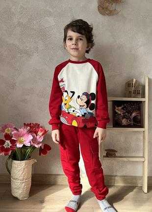 Костюм з міккі в стилі зара