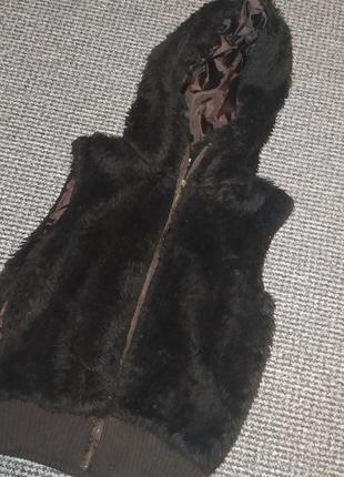 Хутряна жилетка