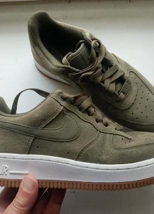 Оригинал.как новые кроссовки nike khaki air force 1 '07 se trainers1 фото