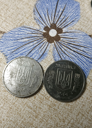 Продам п'ять копійок монети 2014года обидві.