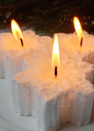 Свіча " сніжинка " з пальмового воску , еко- свічка новий рік 2024 / свеча " снежинка " , эко-свеча2 фото