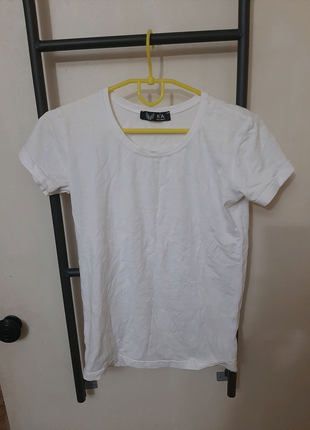 Білі футболки1 фото