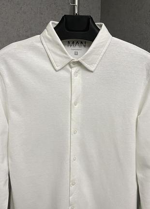 Белая рубашка от бренда boohoo man3 фото