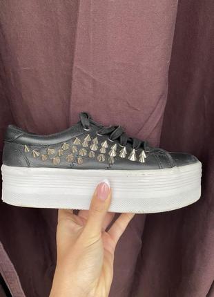 Классные кожаные кеды кроссовки на танкетке платформе