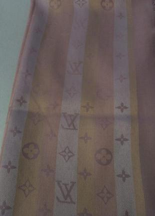 Louis vuitton шарф палантин жіночий рожевий з золотистим люрексом кашемір / шовк10 фото