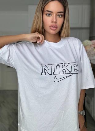 Женская базовая футболка оверсайз в стиле nike