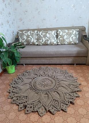 Круглий в'язаний килим.9 фото