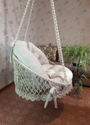 Подвесное кресло-гамак, с шикарными подушками, молочного цвета.2 фото