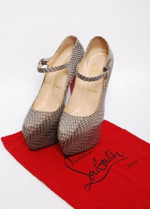 Туфли christian louboutin,оригинал1 фото