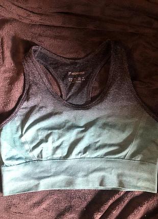 Спортивный топ