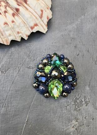 Брошь «изумрудная поляна»