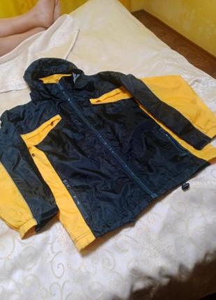 Облегчённая ветровка на мальчика в новом состоянии