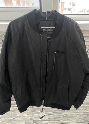 Бомбер з водовідштовхуючої тканини zara