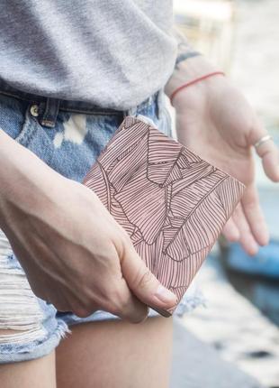 Жіночий гаманець square (італійська шкіра) з дизайнерської гравіюванням fern + подарунок на вибір.6 фото