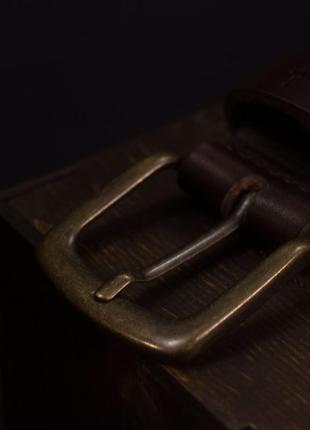 Кожаный мужской ремень с гравировкой - шоколад (сертифицированная итальянская кожа и фурнитура)7 фото