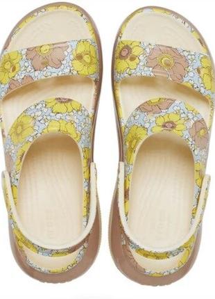 Босоніжки crocs mega crush retro floral, w8, w93 фото