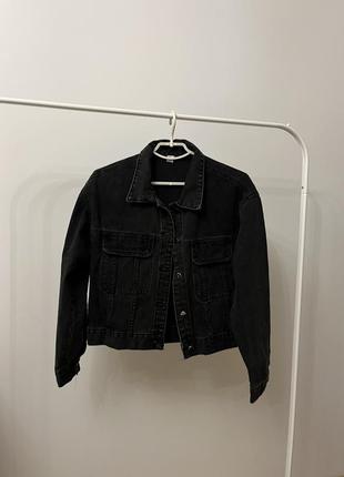 Черная женская джинсовая куртка3 фото