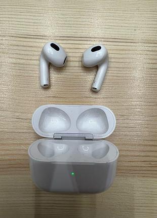 Airpods 3 , оригинал - периодически не заряжаются