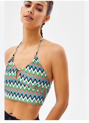 Топ на завязках bershka