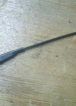 Кронштейн склоочисника задній 90056789 опель рекорд універсал орі