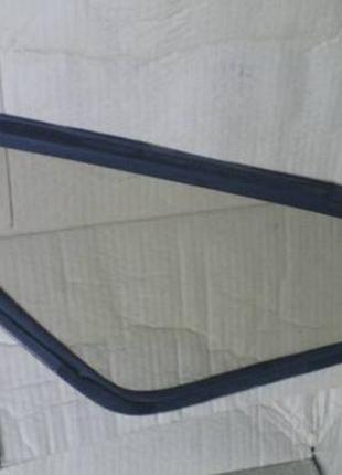 Скло бокове заднє ліве 6137718 форд сієрра 82-86р.в. хетчбек ориг