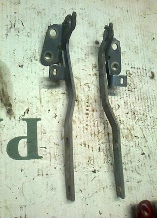 Петля капоту 6645152 , 6645153 форд сієрра 87-92р.в.