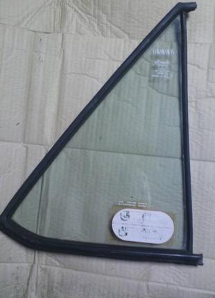 Ущільнювач скла задньої правой лівої дверки форточка фіат регата