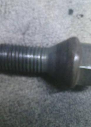 Болт колісний 17" gm 10.9 опель оригінал