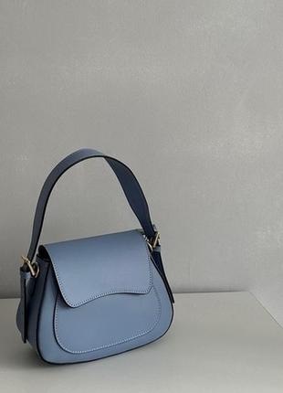 Кожаная сумка через плечо италия в гладкой натуральной коже модная сумочка кросс-боди голубая
