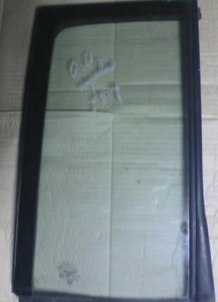 Скло задніх правих дверей 90224782 опель омега 87-93р.в. універса