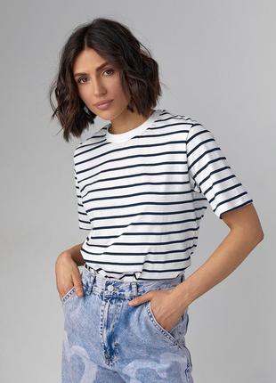 Женская футболка прямого кроя в полоску