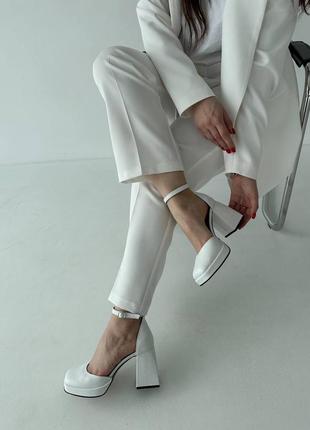 Туфлі натуральна шкіра білі на високому широкому підборі квадратному3 фото