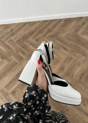 Туфлі натуральна шкіра білі на високому широкому підборі квадратному2 фото