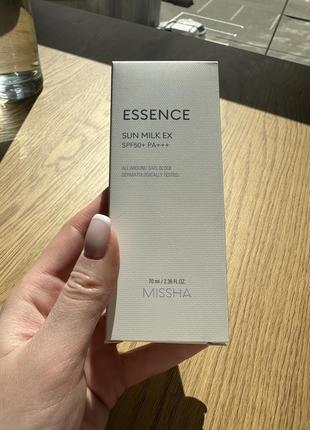 Missha all around safe block essence sun захисне зволожуюче молочко для шкіри обличчя та тіла spf 501 фото