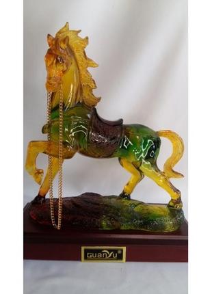 Статуетка дорогоцінна смола коня guanye (юе-фей)5 фото