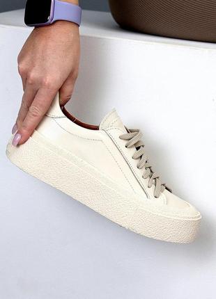 Женские кожаные бежевые кеды на платформе танкетке весенне осенние кроссовки натуральная кожа