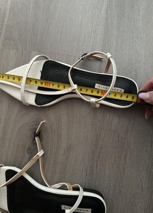 Сандалии белые тренд