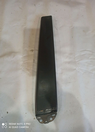 Накладка центральної стійки ліва аудіо а4 б5 1999