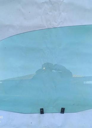 Скло дверей зад правий ауді а4 б5 1999г. 1.6 бензин
