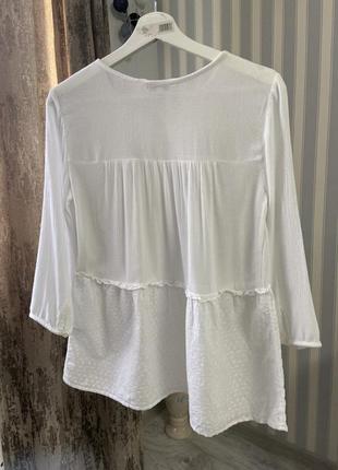 Белая легкая летняя блузка с завязками3 фото