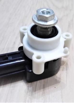 Датчик положення кузова honda accord 8 cu передній 33136-ta0-003