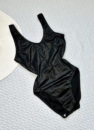 Закритий суцільний купальник з шимером