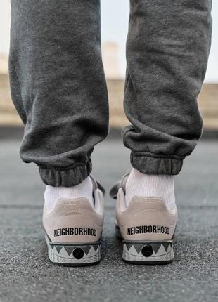 Мужские кроссовки бежевые с серым adidas adimatic neighborhood grey4 фото
