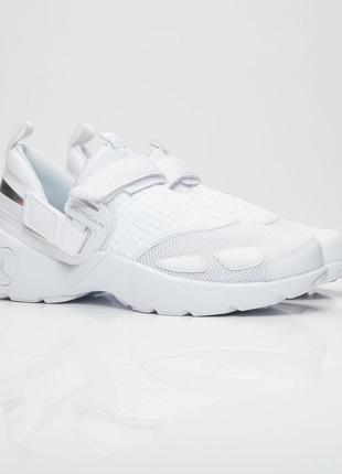 Jordan trunner lx tripple white8 фото