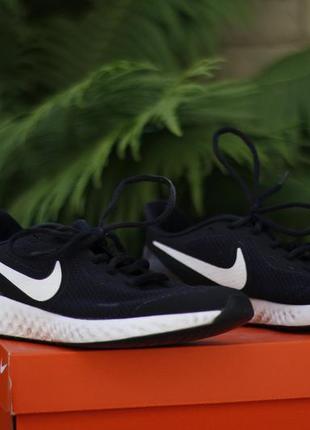 Кросівки nike revolution 5